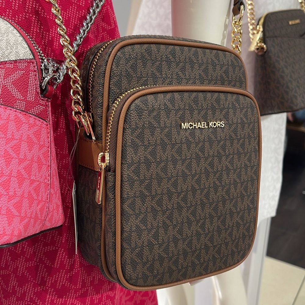 MICHAEL KORS Jet Set Travel Md Logo Crossbody Flight Bag # 35F1GTVC2B NWT
Brown - Picture 13 of 16